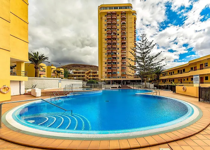 Torres Del Sol Sea View Apartment