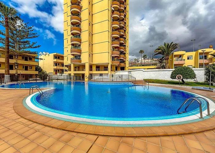 Torres Del Sol Sea View Apartment